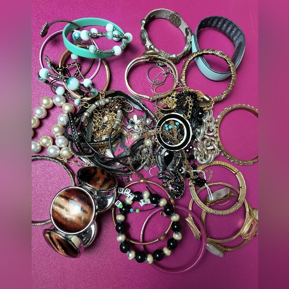 Lot O Jewelry Broken Scrap And Crafts 2lb0.7 - Picture 5 of 6